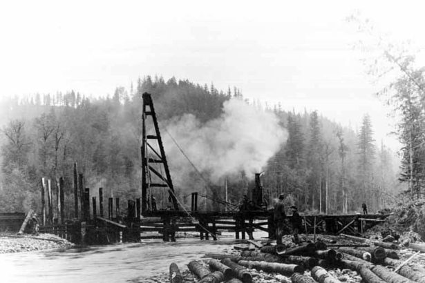 workers repairing an underground water pipe